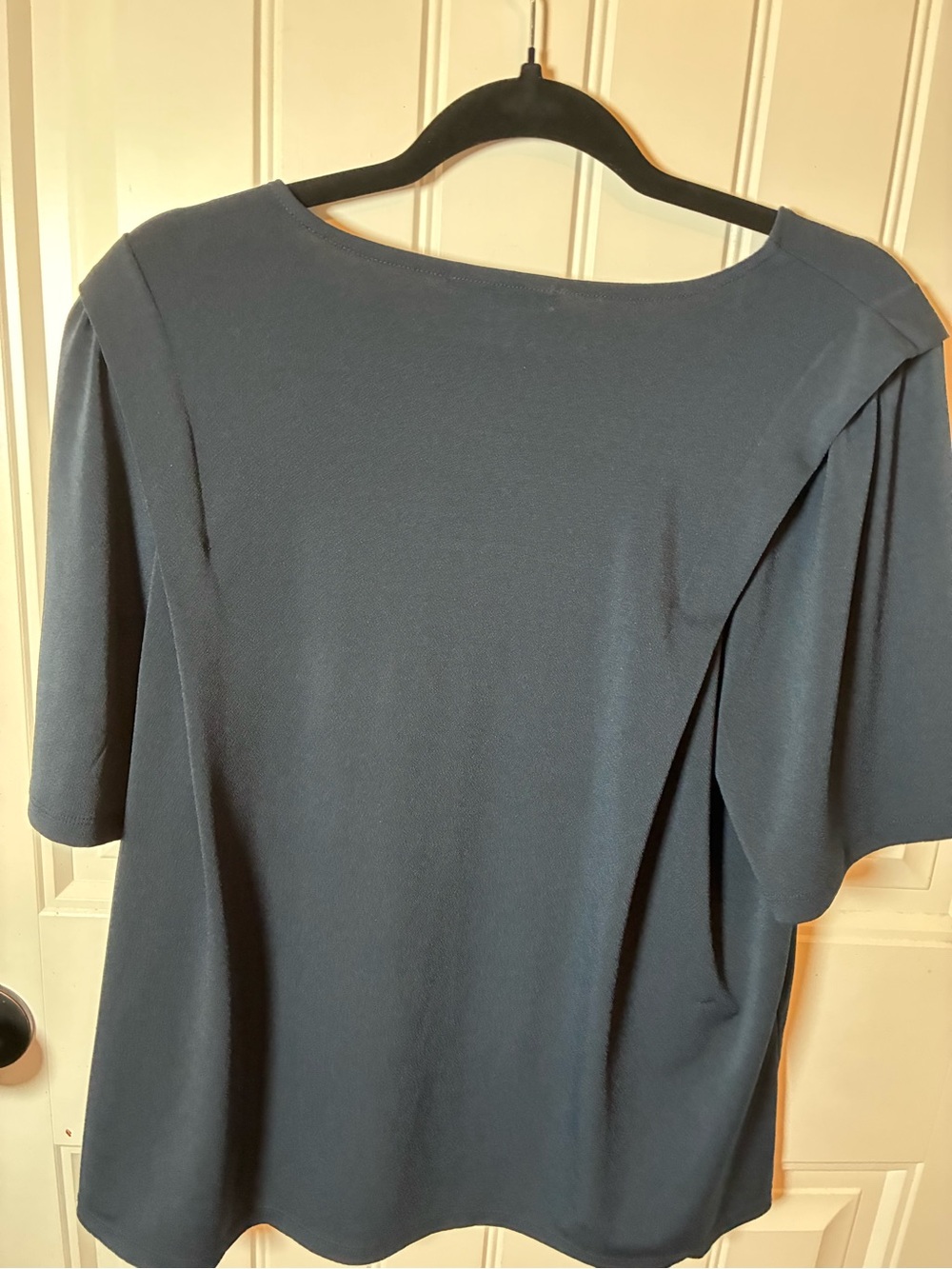 Banana Republic Women's Dark Navy V-Neck Short Sleeve Top - Picture 6 of 6